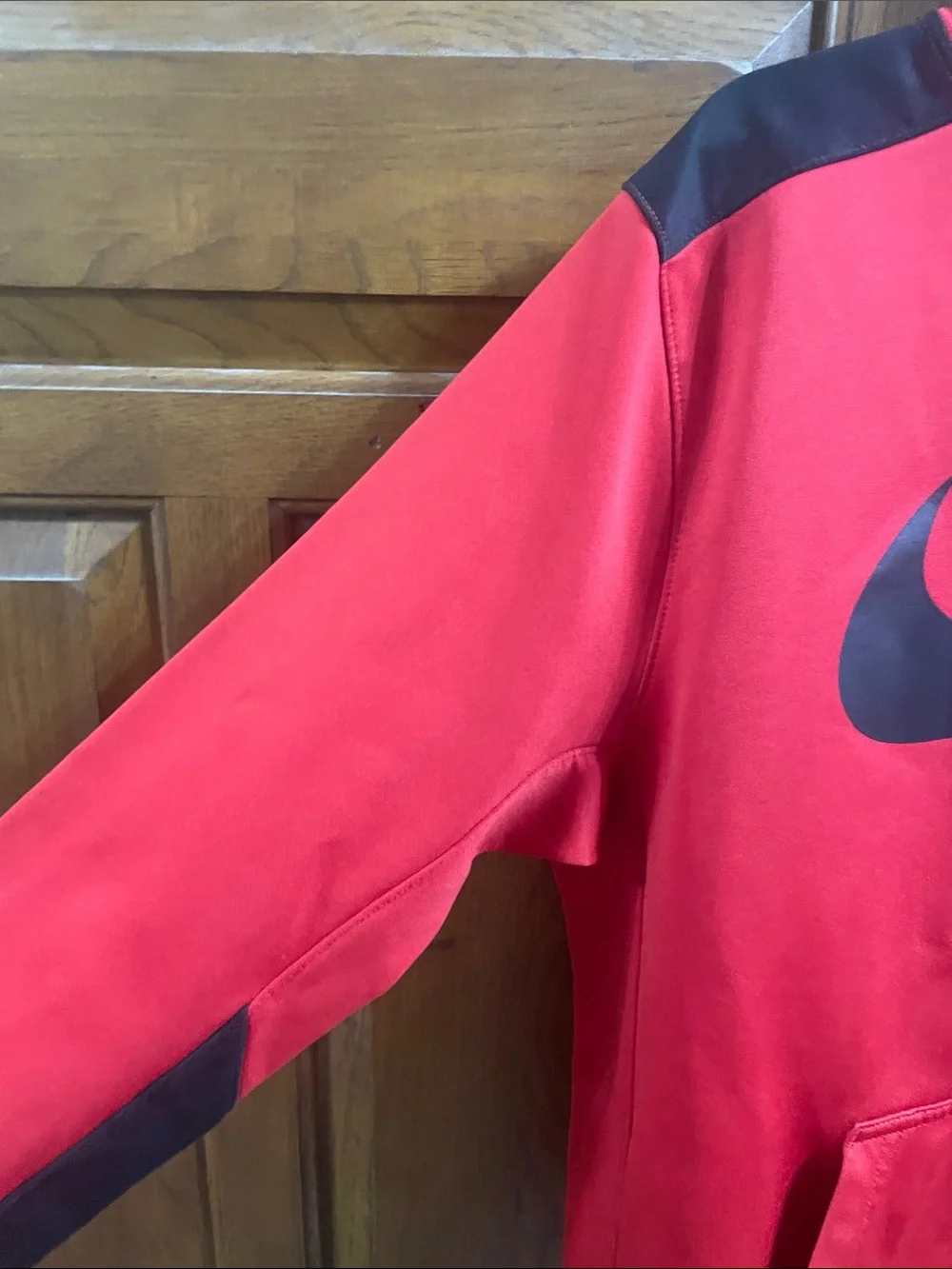 Nike Red & Black boys Sz. Xlg  pull over Hoodie w front kangaroo pocket USED